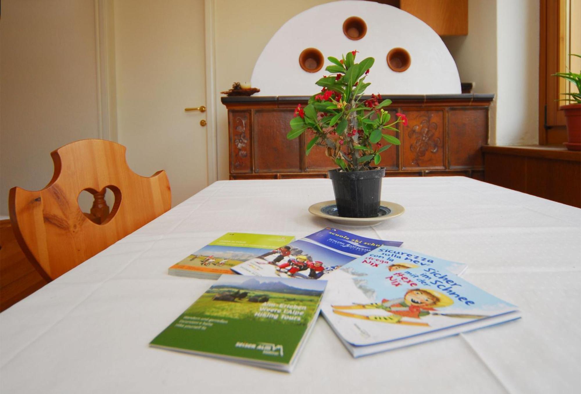 Garni Karlegger Bed & Breakfast Siusi Bilik gambar