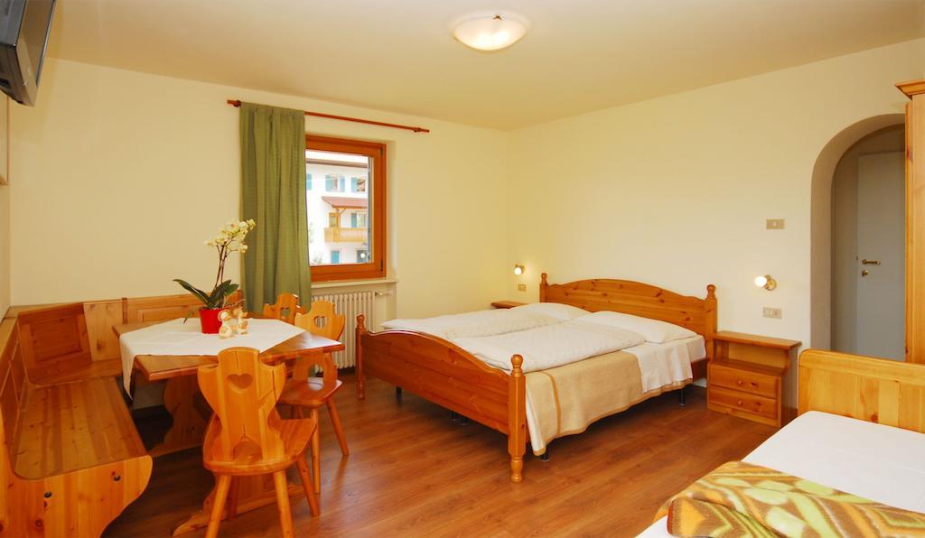 Garni Karlegger Bed & Breakfast Siusi Bilik gambar