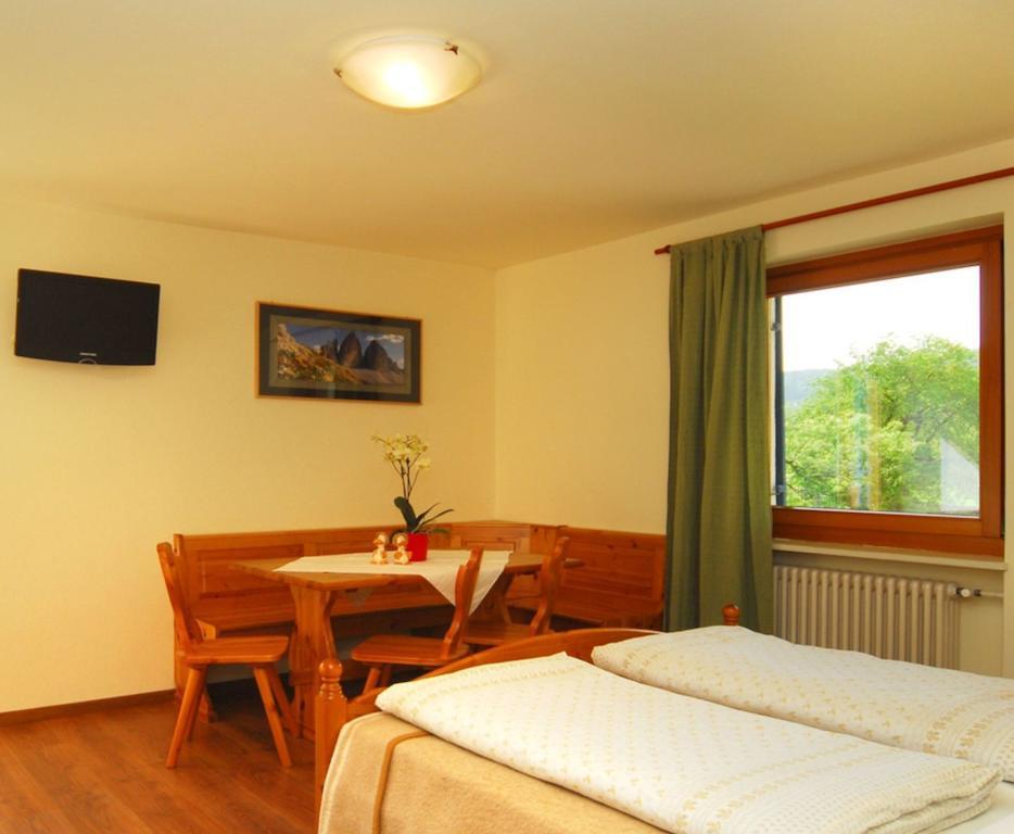 Garni Karlegger Bed & Breakfast Siusi Bilik gambar